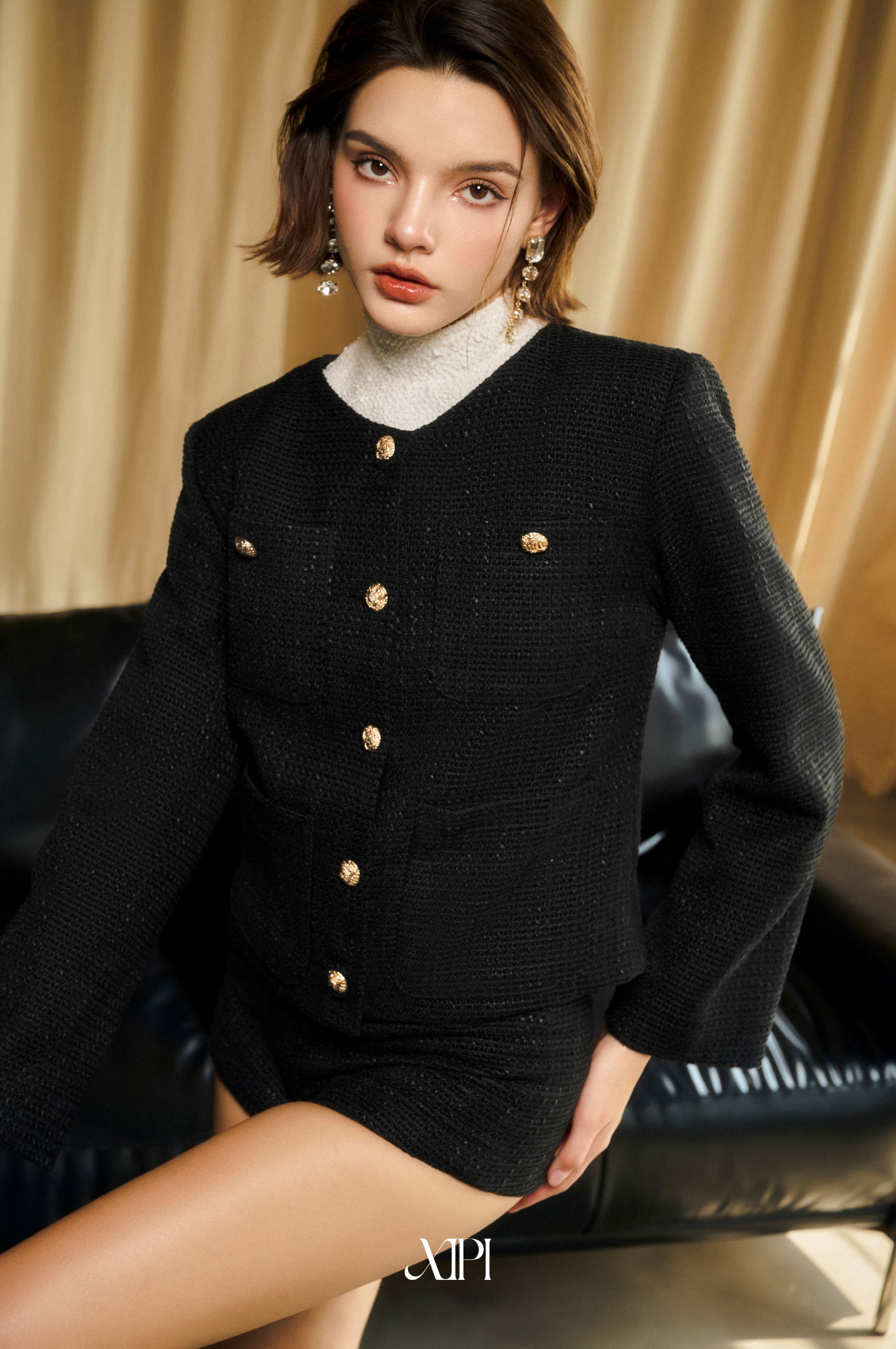 Elain Coat – Áo Tweed Đen Nút Vàng