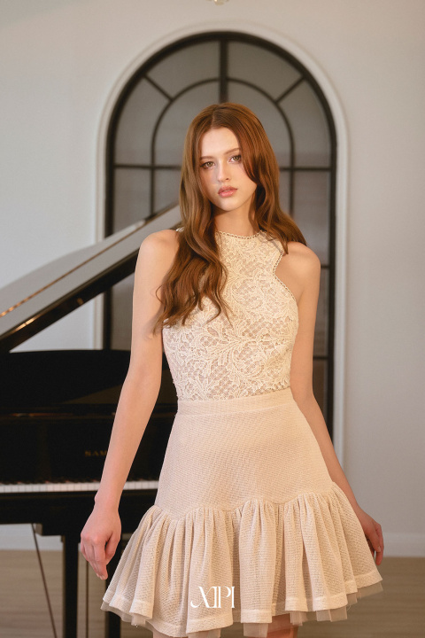 Rachel Top - Áo Ren Kem Cổ Yếm Viền Ren