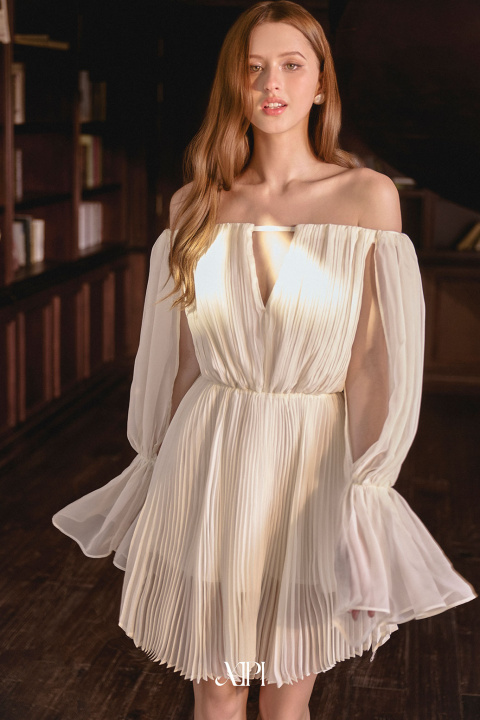 Fanny Dress - Đầm Voan Kem Dập Ly Bẹt Vai