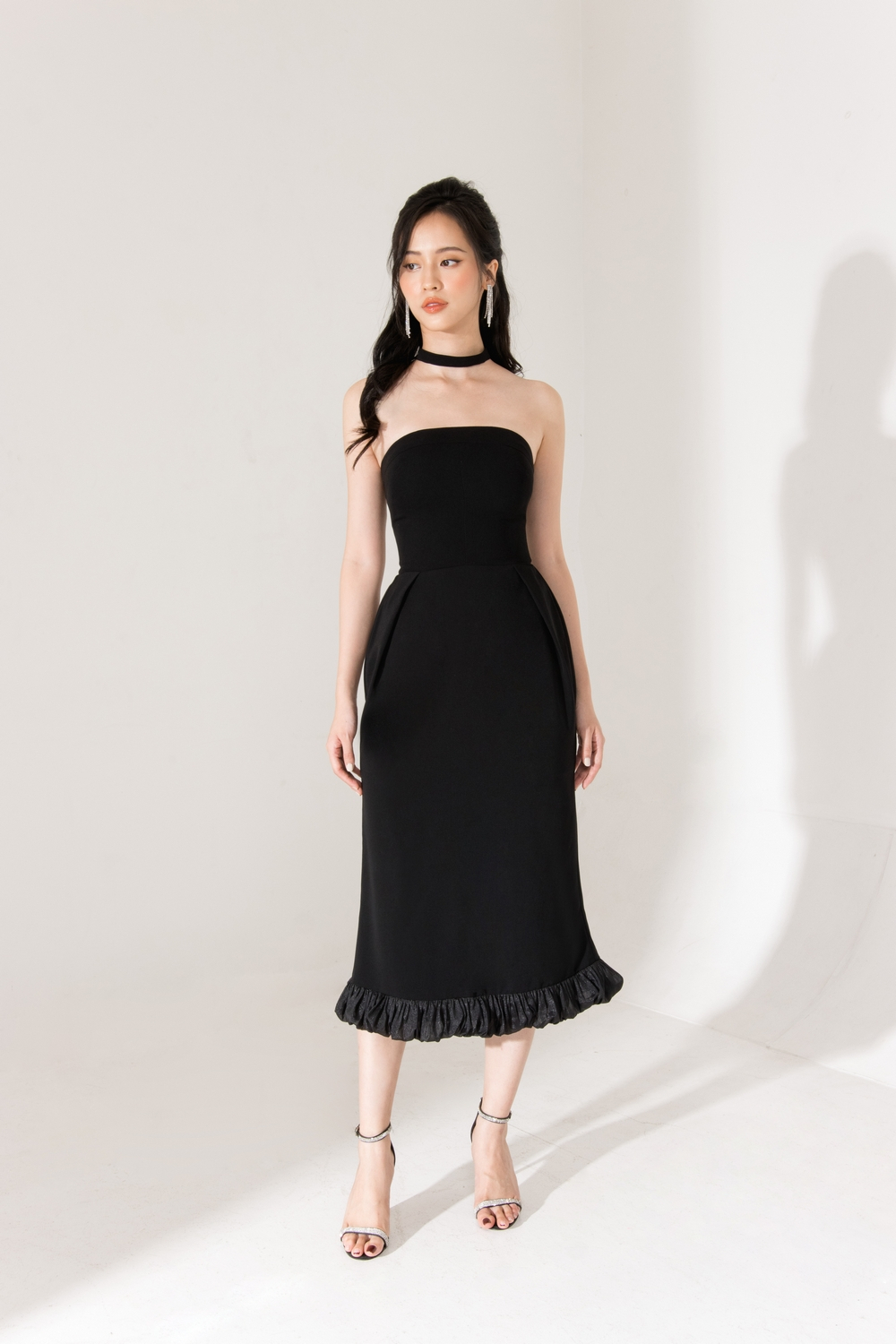 Đầm Cup Đen Phôi Lai Bèo Đen Kèm Dây Cổ